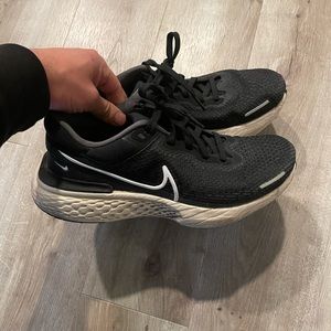 Nike zoomx invincible run